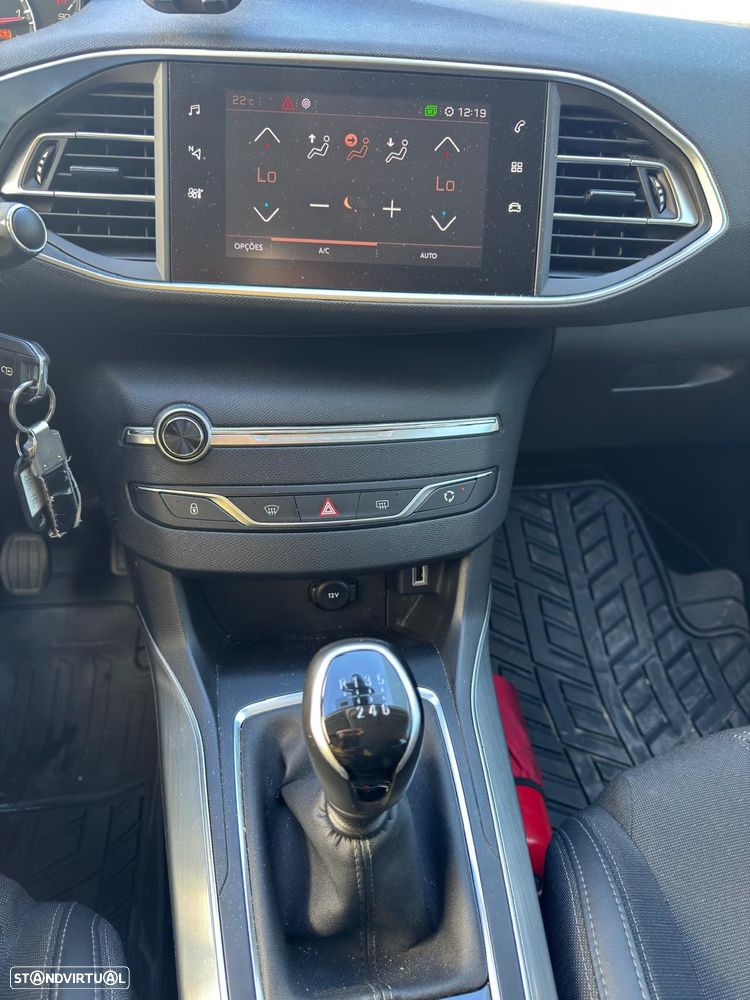 Peugeot 308 SW - 12