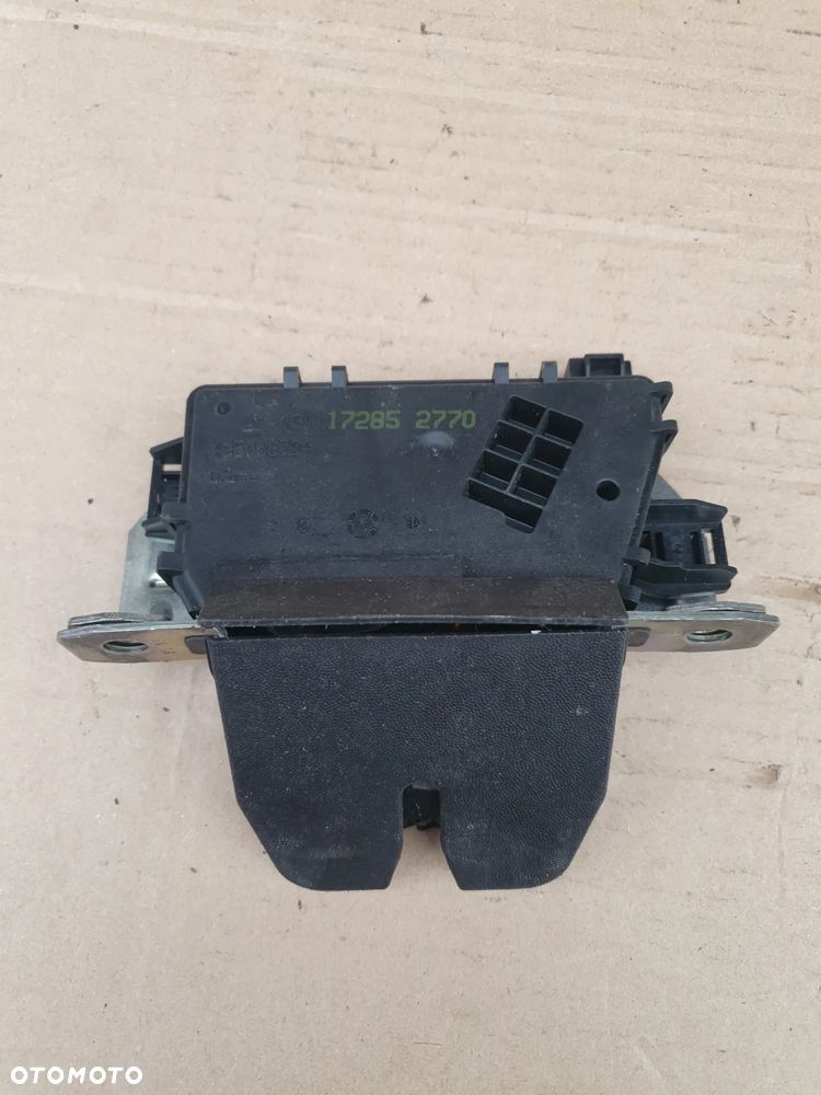 } ZAMEK KLAPY TYŁ OPEL ASTRA H ZAFIRA B Nr 495058724 - 2