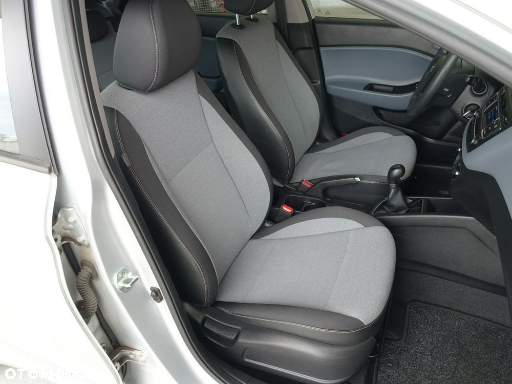 Hyundai i20 - 19