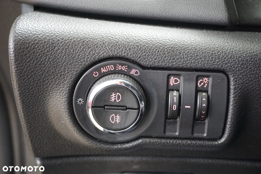 Opel Astra 1.4 Turbo Cosmo - 38