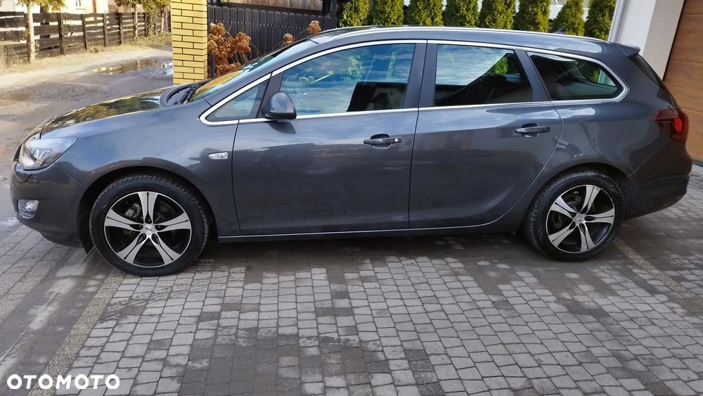 Opel Astra 1.4 Turbo Cosmo - 2