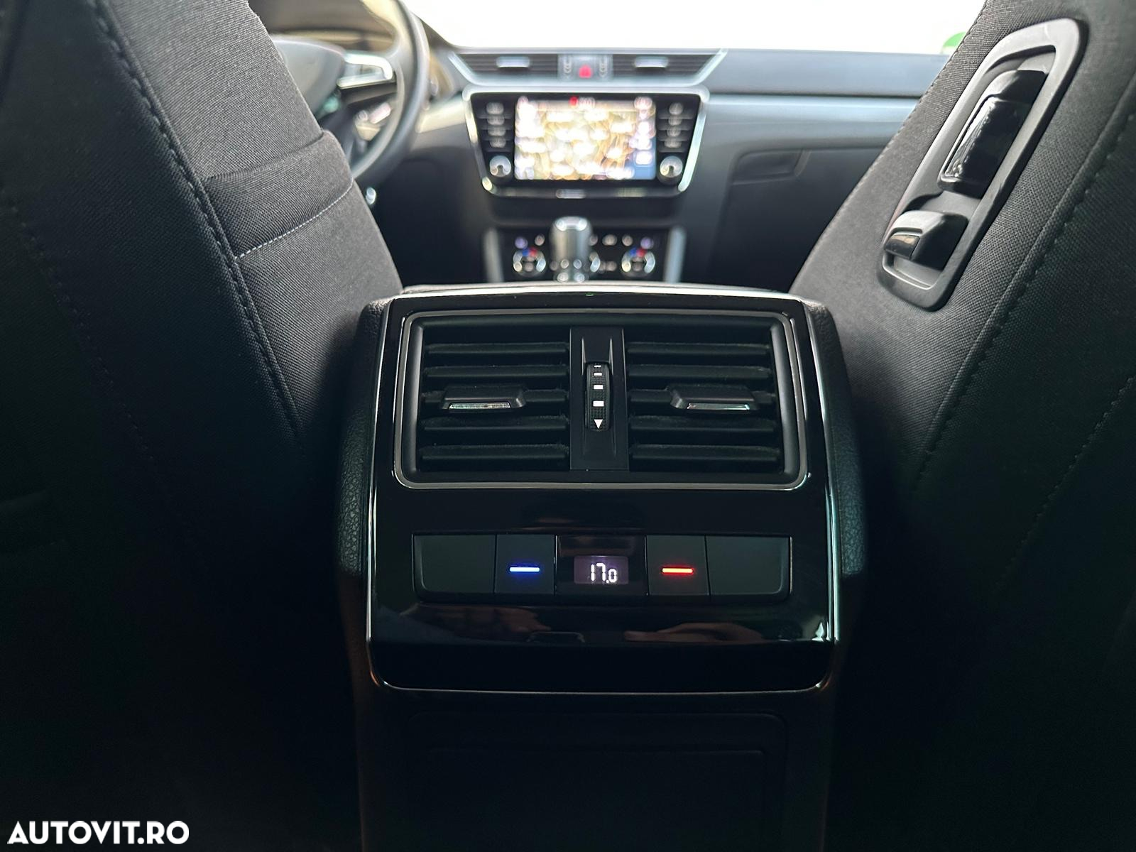 Skoda Superb 2.0 TDI DSG Ambition - 22