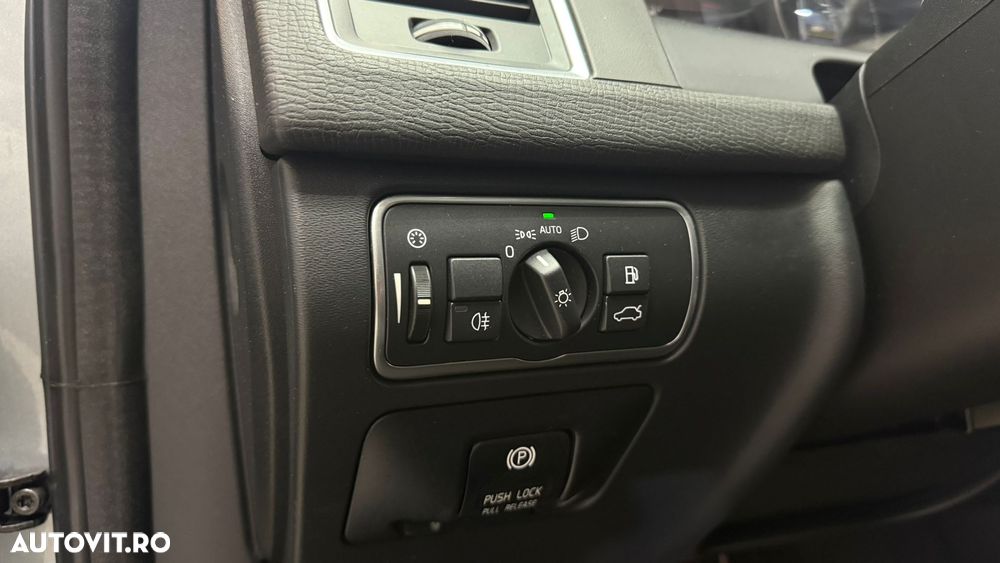 Volvo XC 60 D4 Momentum - 24