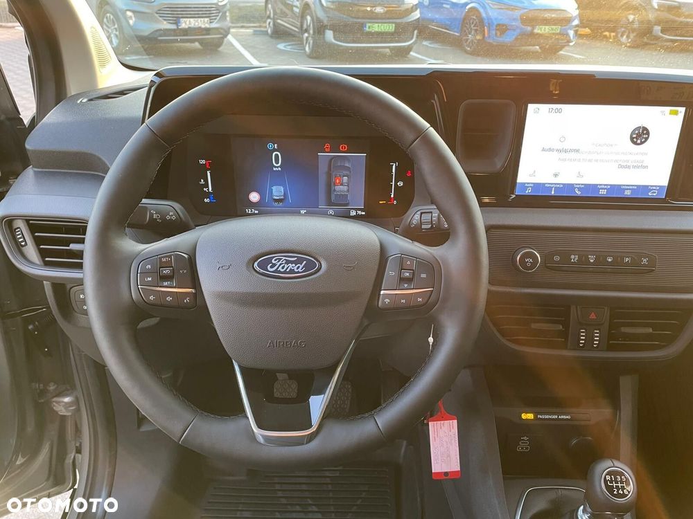 Ford Transit Courier - 19