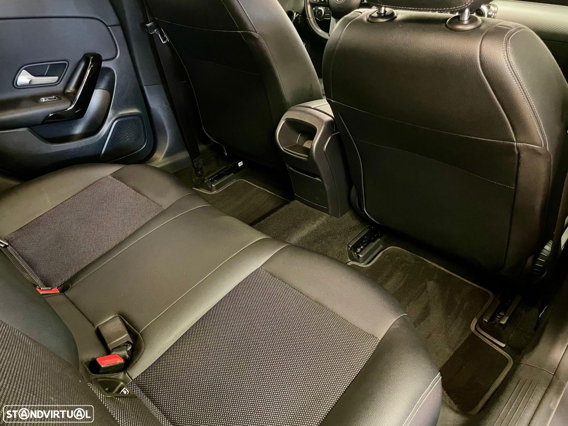 Mercedes-Benz CLA 180 Progressive - 36
