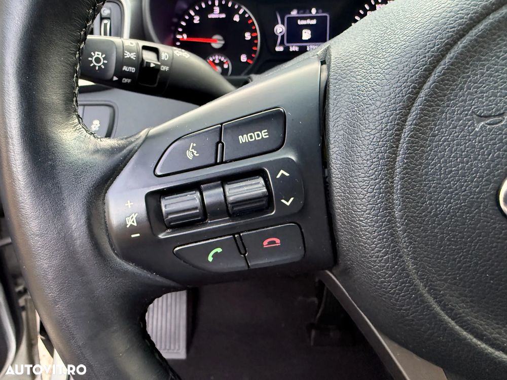 Kia Sorento 2.0 DSL 6AT 4x4 Nova - 21