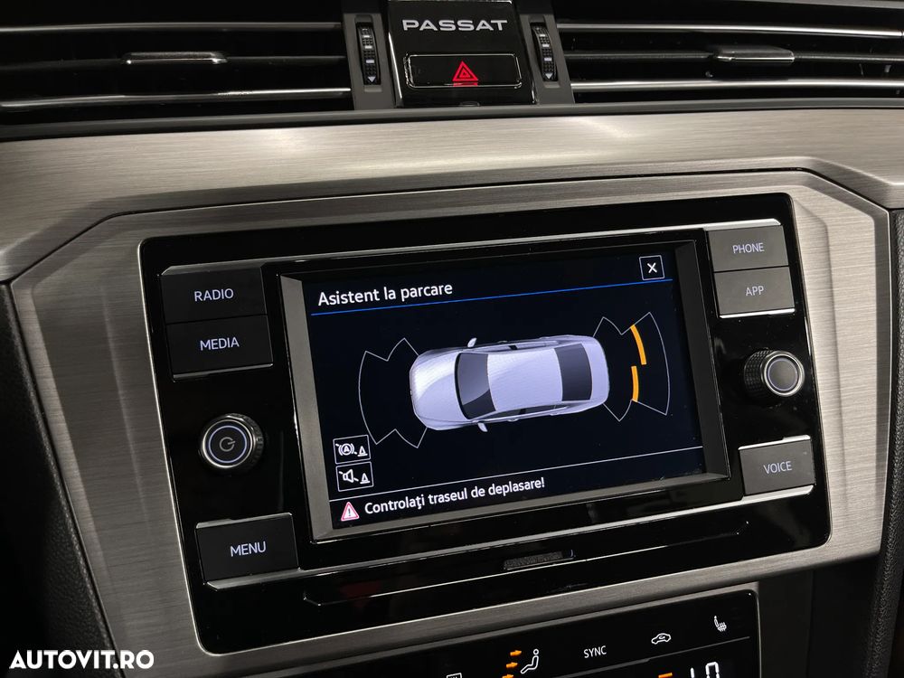 Volkswagen Passat 1.5 TSI ACT Advance - 14
