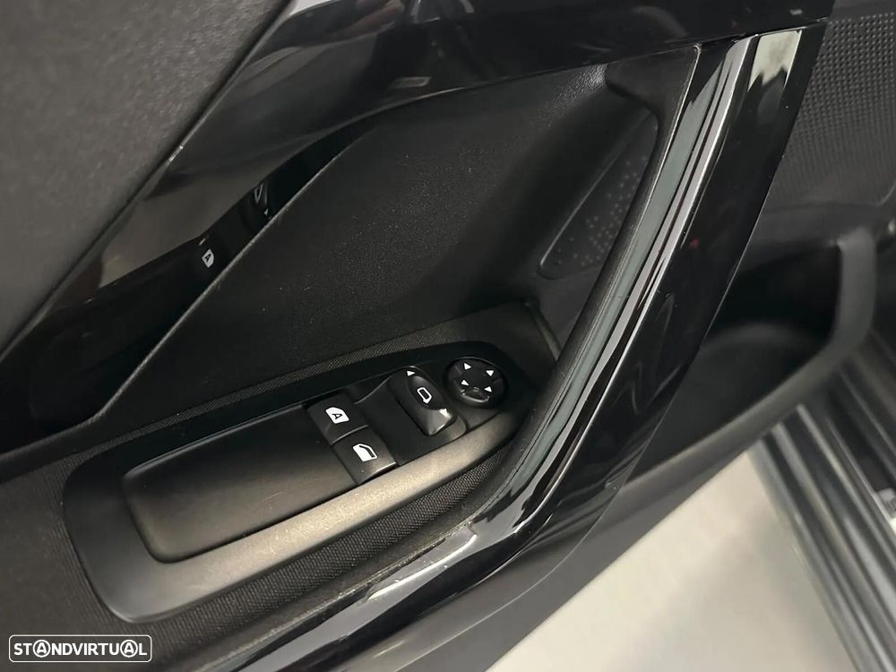 Peugeot 208 1.2 PureTech Style - 19