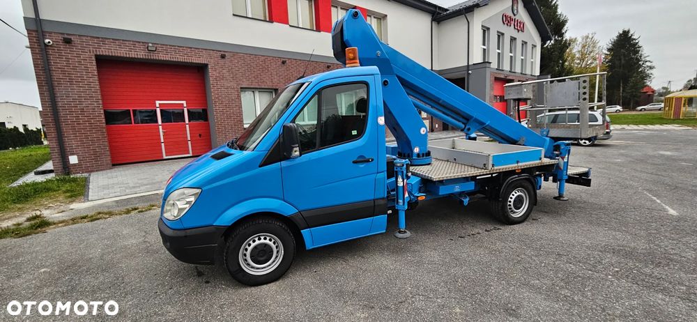 Mercedes-Benz Sprinter - 1