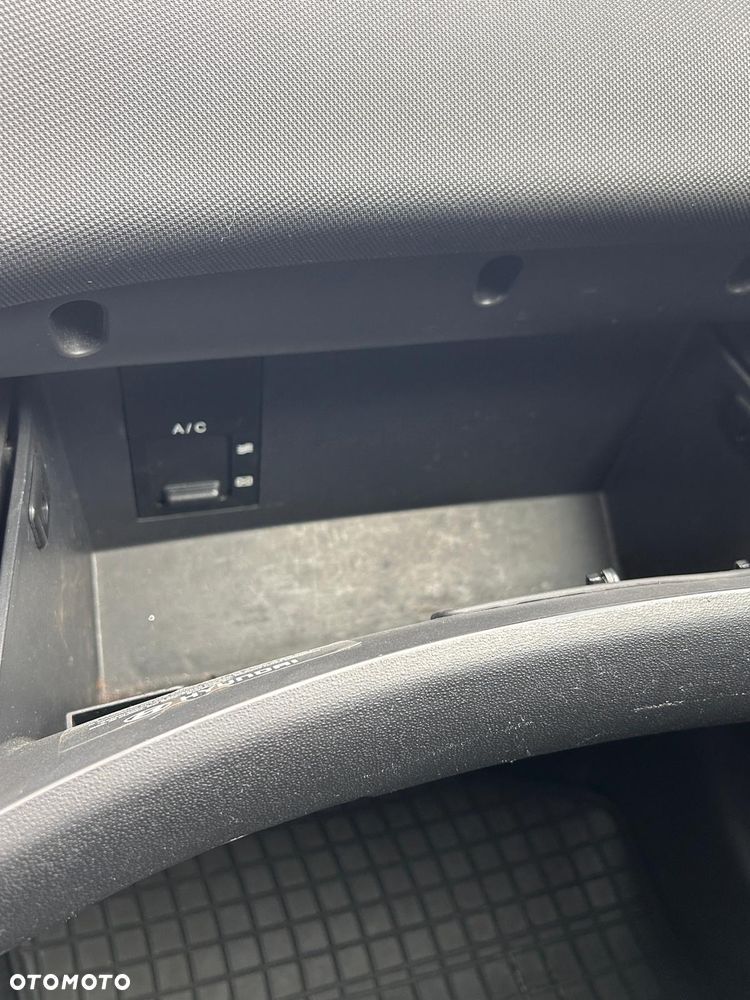 Hyundai i30 1.4 Classic + - 9