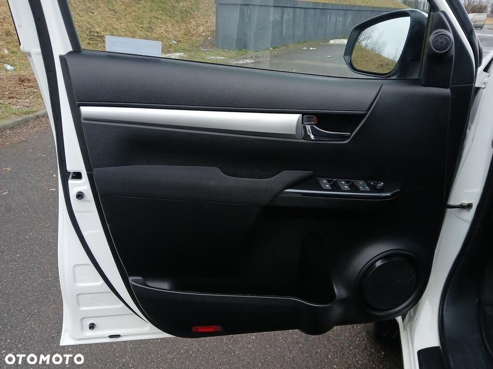 Toyota Hilux 2.8 D-4D Double Cab SR5 4x4 - 20