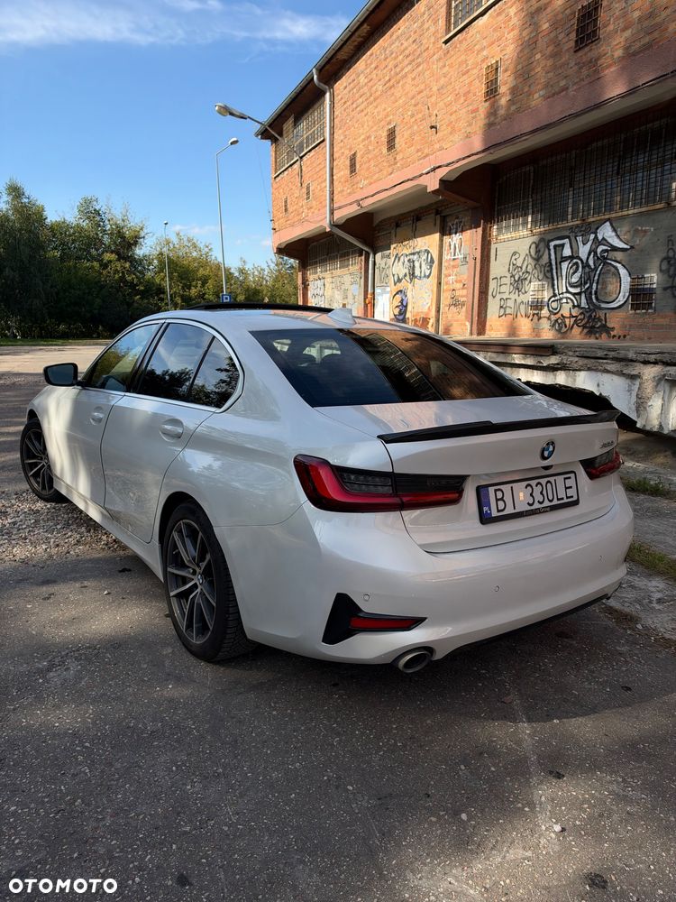 BMW Seria 3 330i - 5