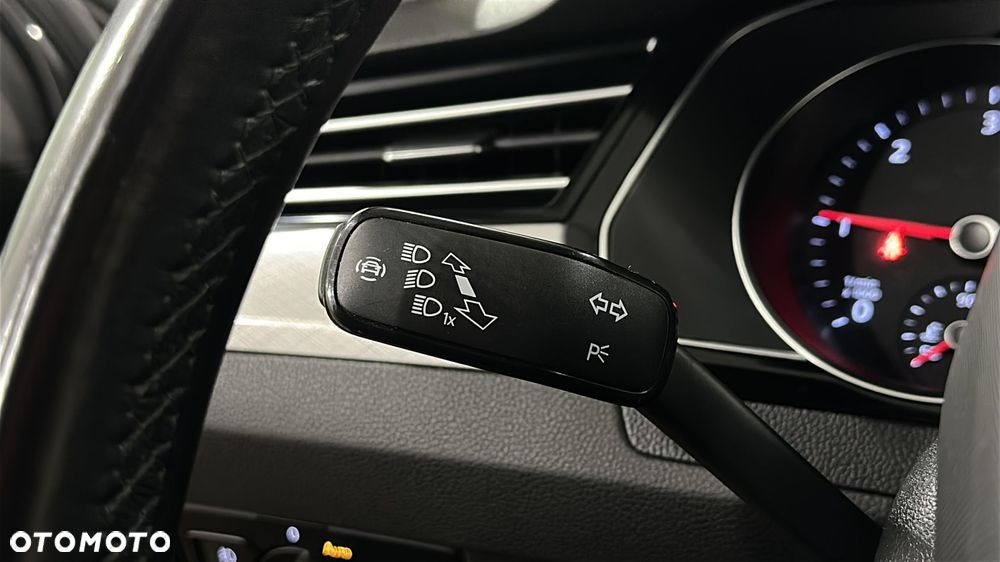 Volkswagen Passat - 26