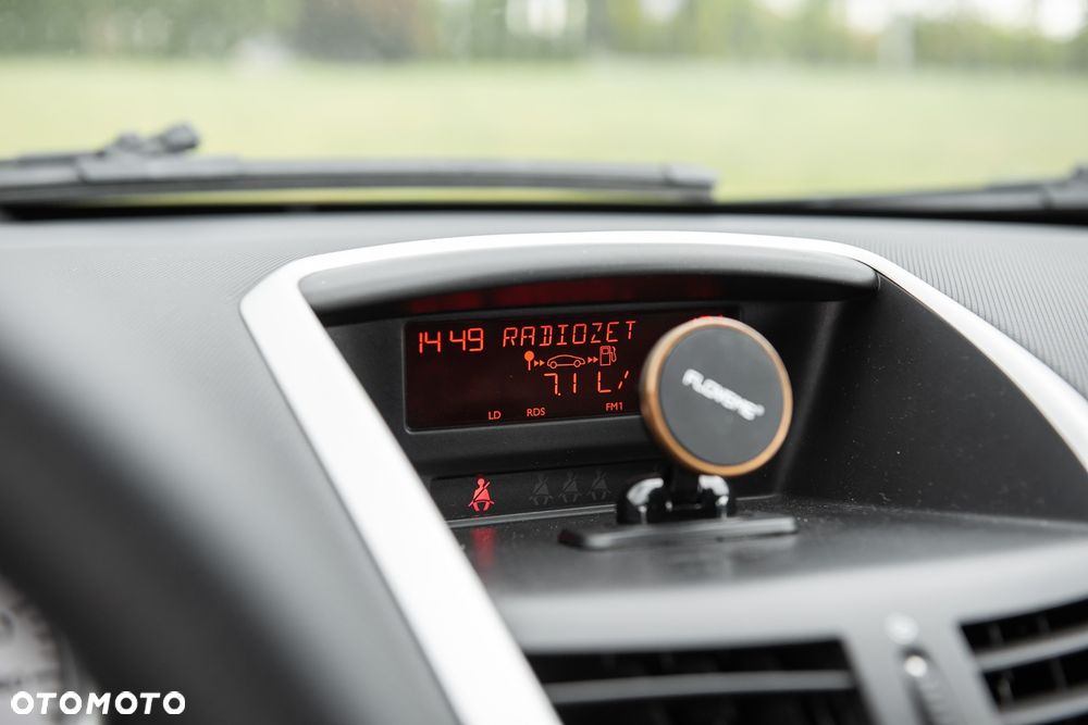 Peugeot 207 1.4 16V Trendy - 24