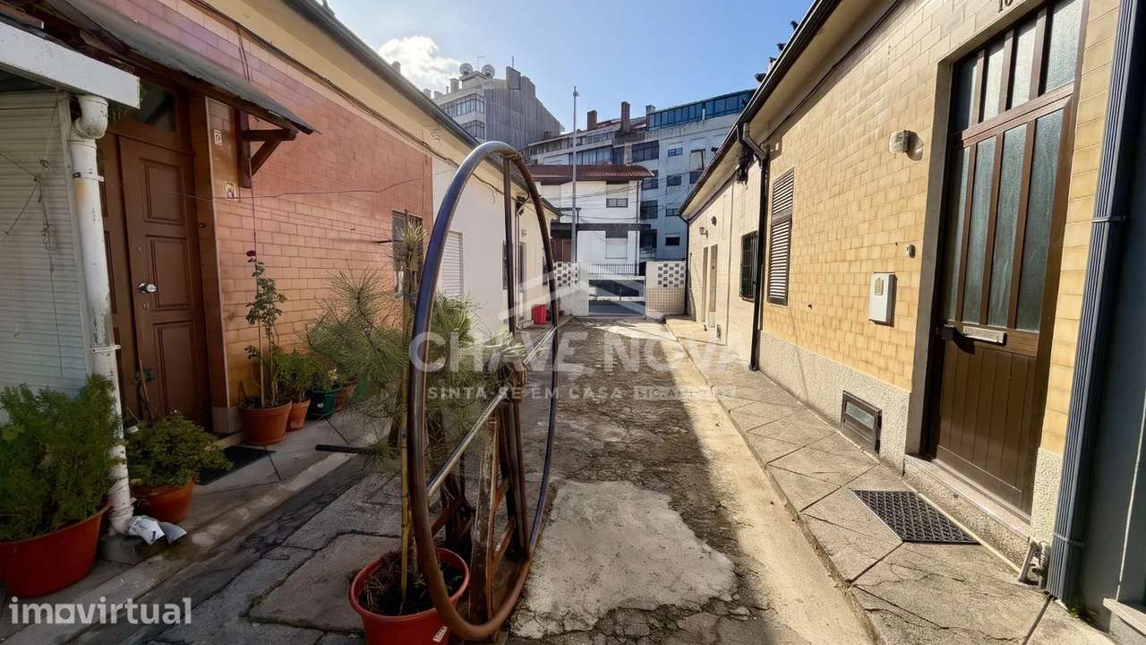 Moradia T2+1 na Areosa - Paranhos | CO - Grande imagem: 2/12
