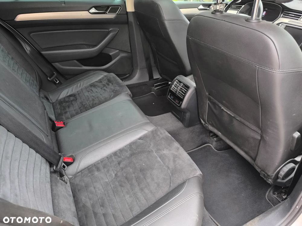 Volkswagen Passat 2.0 TDI SCR Highline - 26