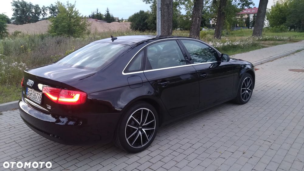Audi A4 Limousine - 4