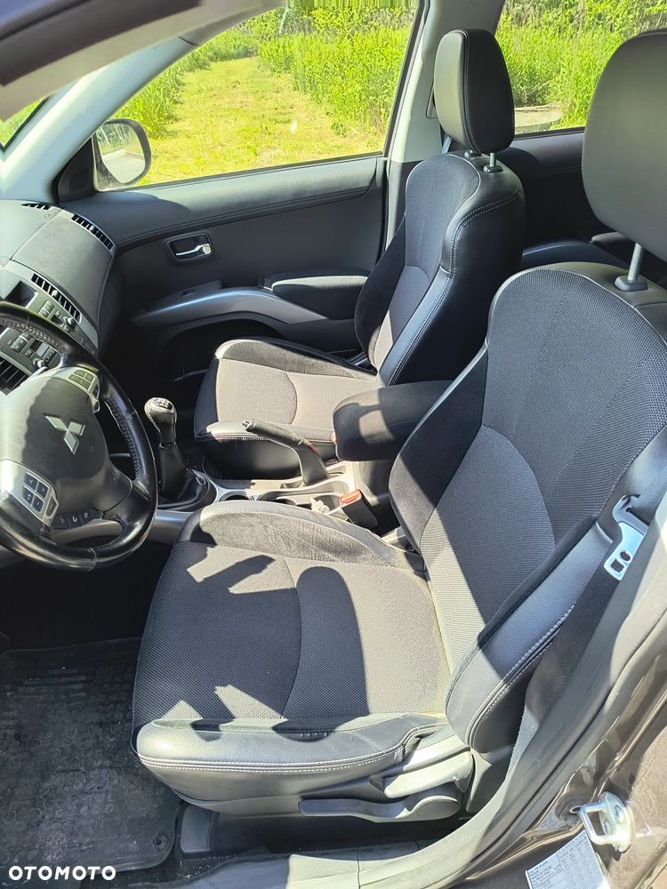 Mitsubishi Outlander 2.0 Intense + 2WD EU5 - 9