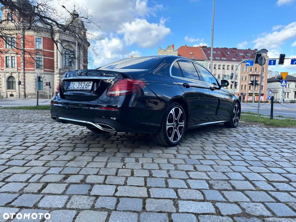Mercedes-Benz Klasa E 220 d 4-Matic 9G-TRONIC - 11