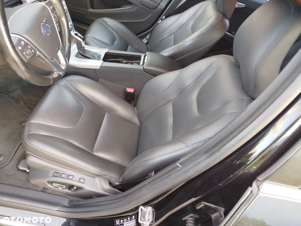 Volvo V60 D4 Geartronic Summum - 30
