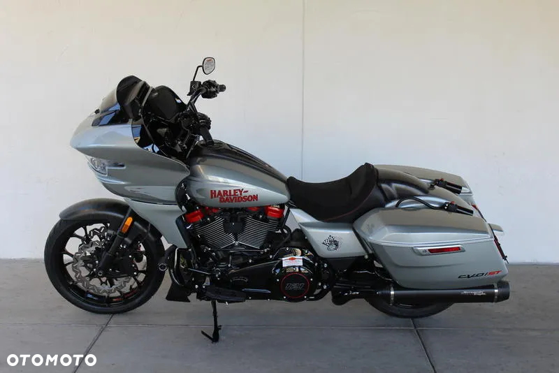 Harley-Davidson Touring Road Glide - 3