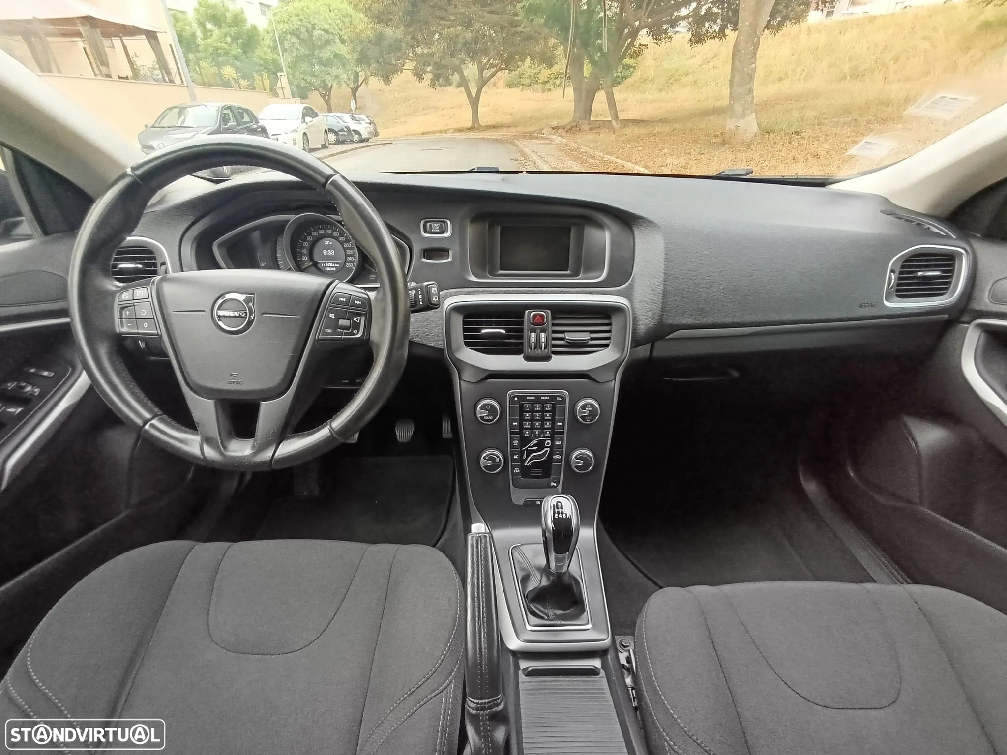 Volvo V40 2.0 D3 Momentum - 12