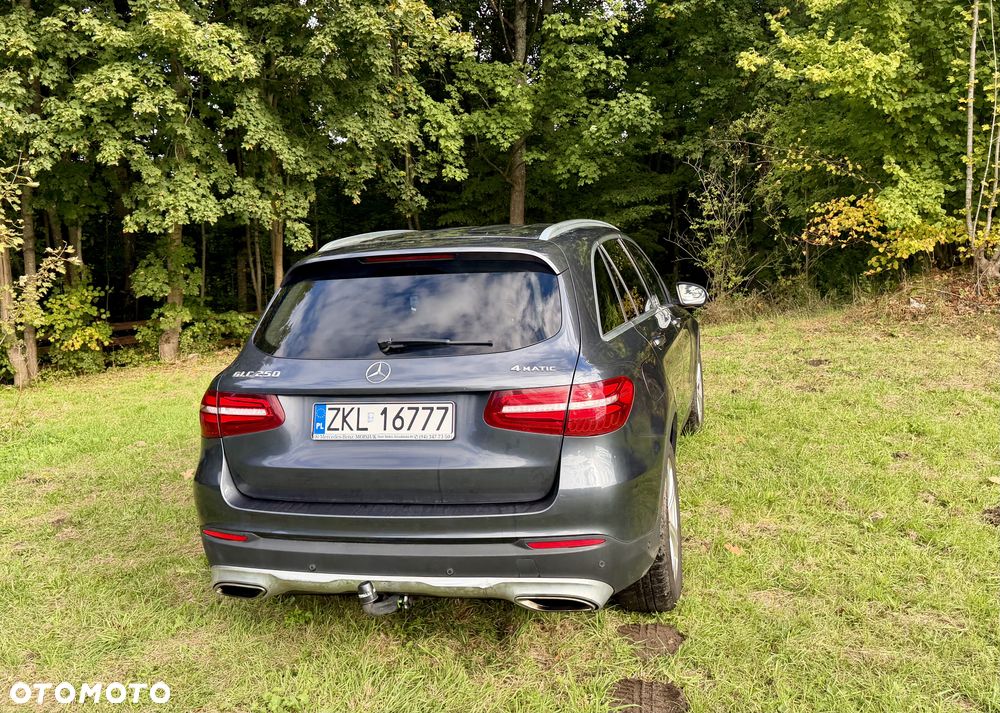 Mercedes-Benz GLC 250 4-Matic - 4