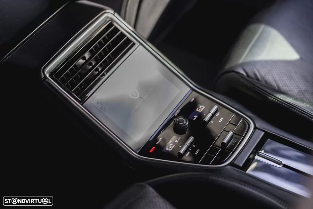 Porsche Panamera - 25