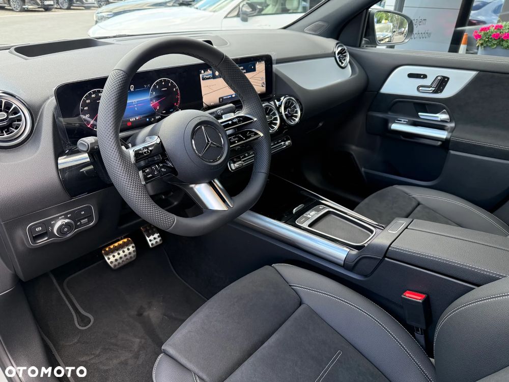 Mercedes-Benz GLA 220 mHEV 4-Matic AMG Line 8G-DCT - 12