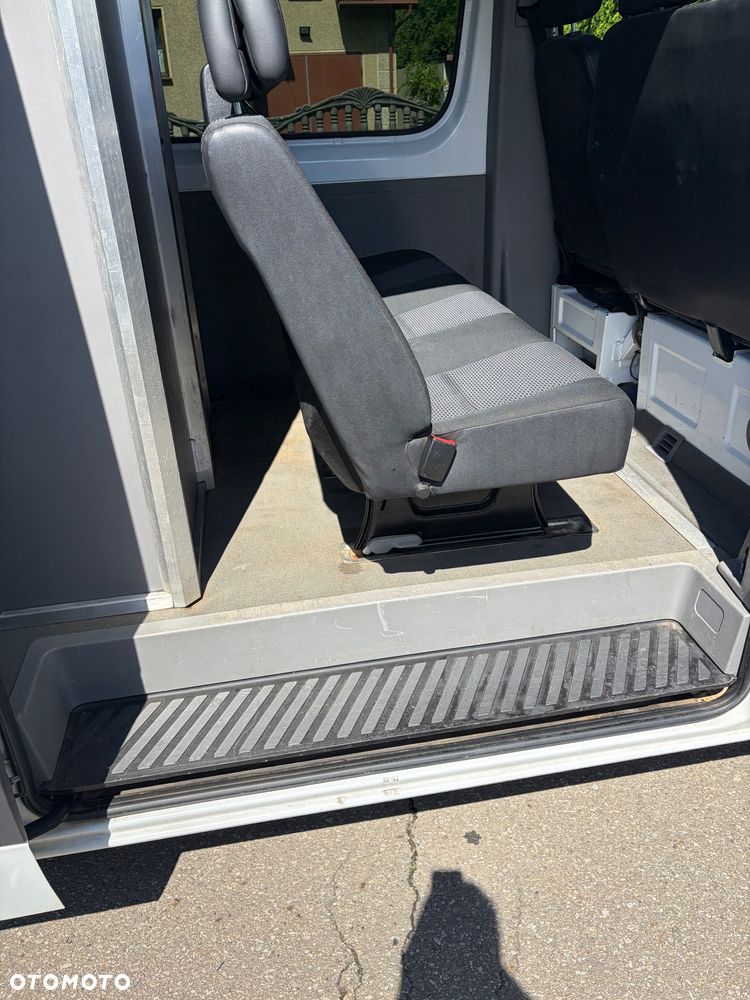 Mercedes-Benz Sprinter - 25