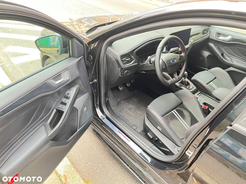 Ford Focus 2.3 EcoBoost ST X - 22