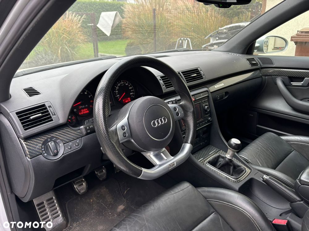 Audi RS4 Limousine - 12