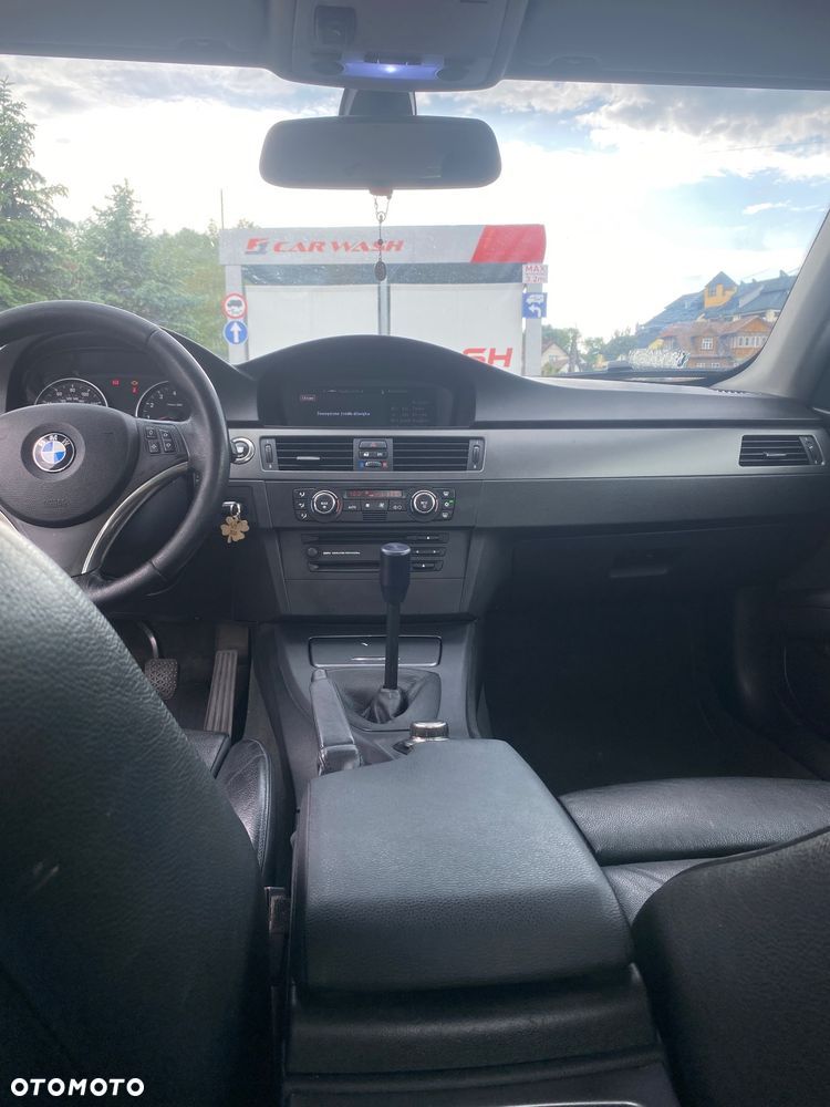 BMW Seria 3 335i Coupe - 14