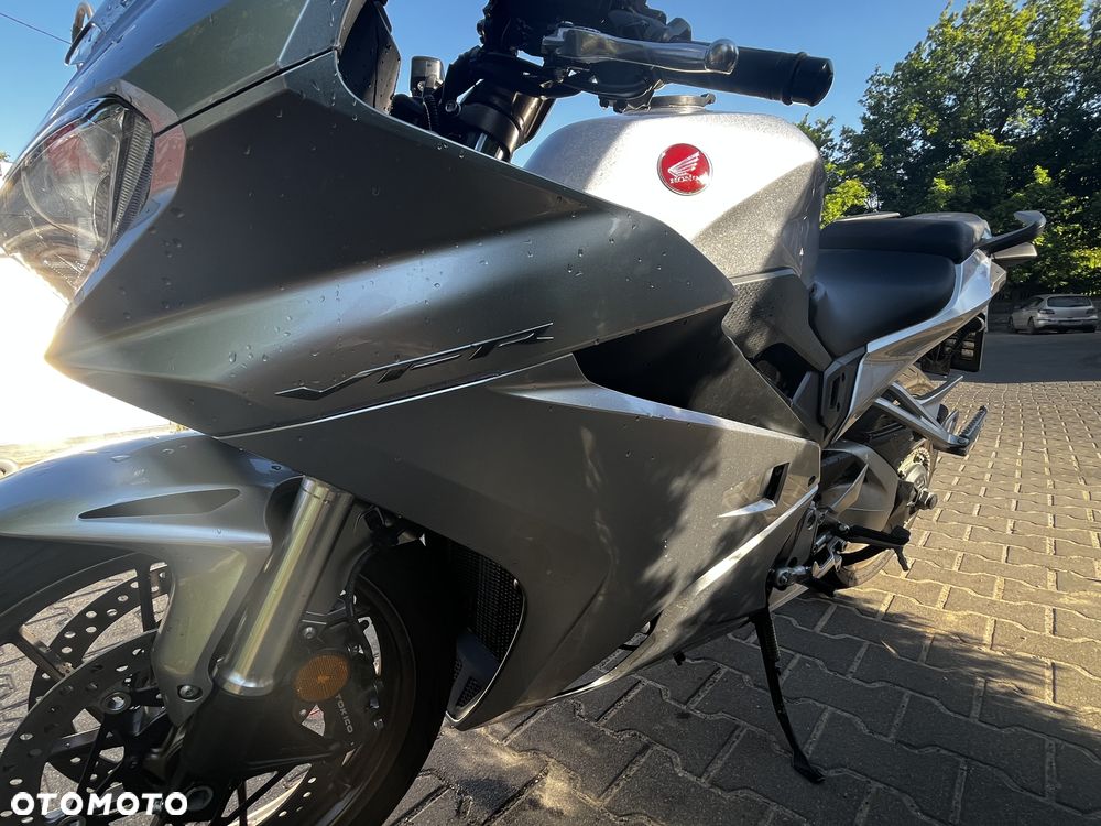 Honda VFR - 7