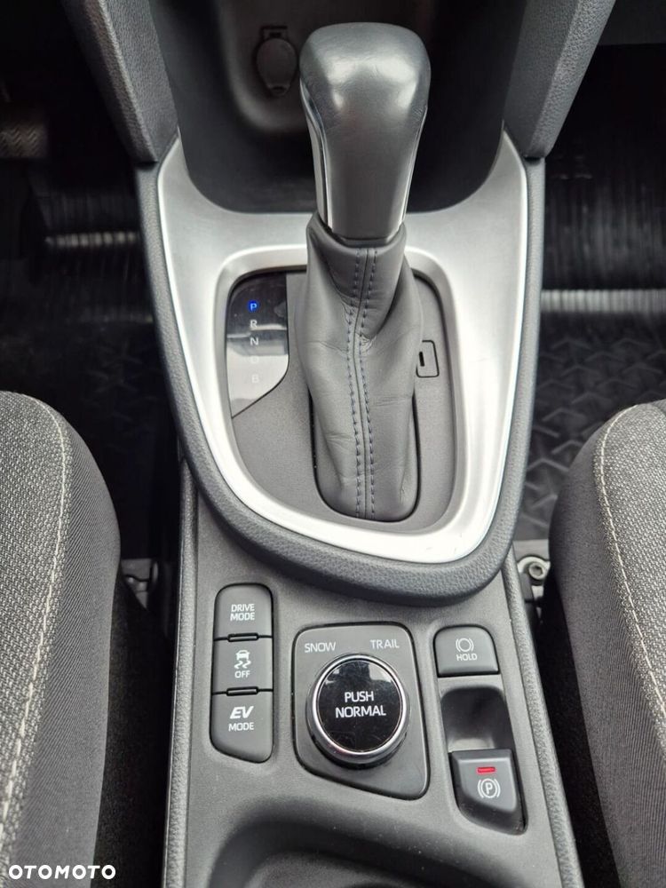Toyota Yaris Cross Hybrid 1.5 Comfort 4x4 - 23