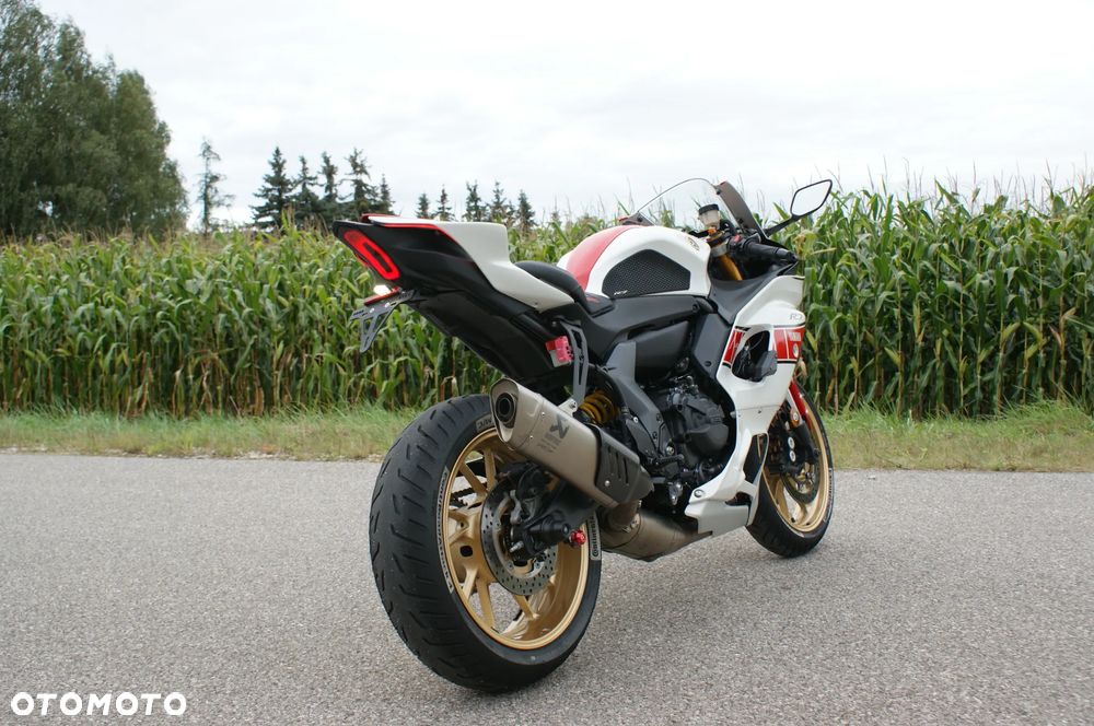 Yamaha R7 - 10