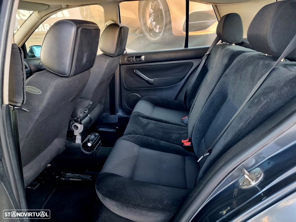 VW Golf 1.9 TDi 25 Anos - 5