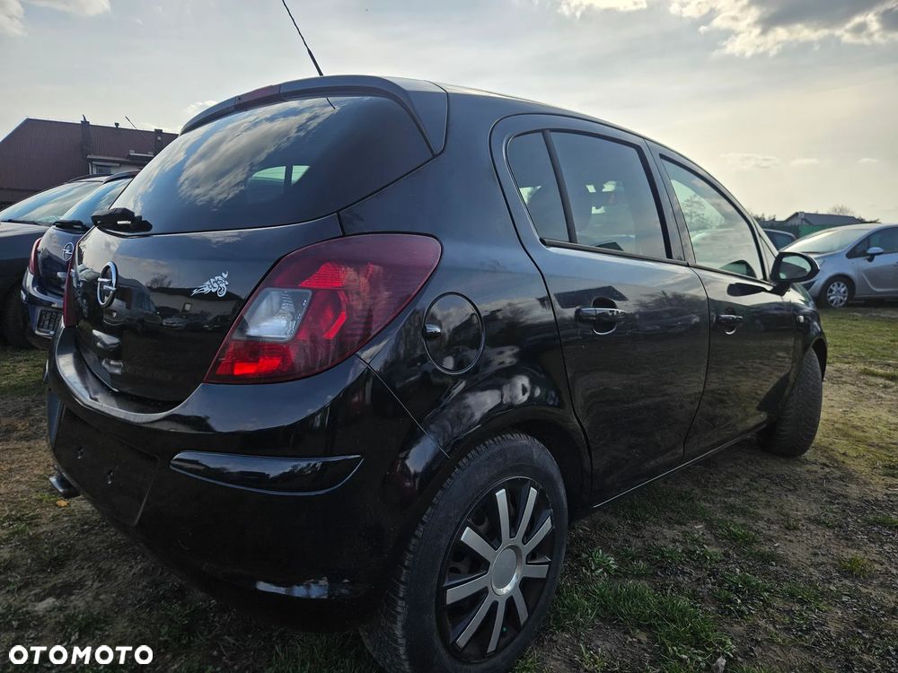 Opel Corsa 1.4 16V Innovation - 4