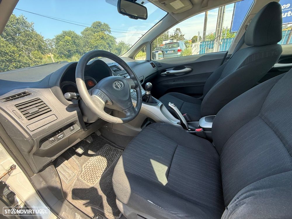 Toyota Auris - 12