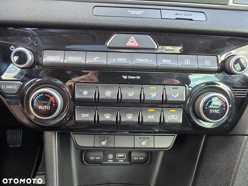 Kia Sportage 1.7 CRDI 2WD Dream-Team Edition - 33