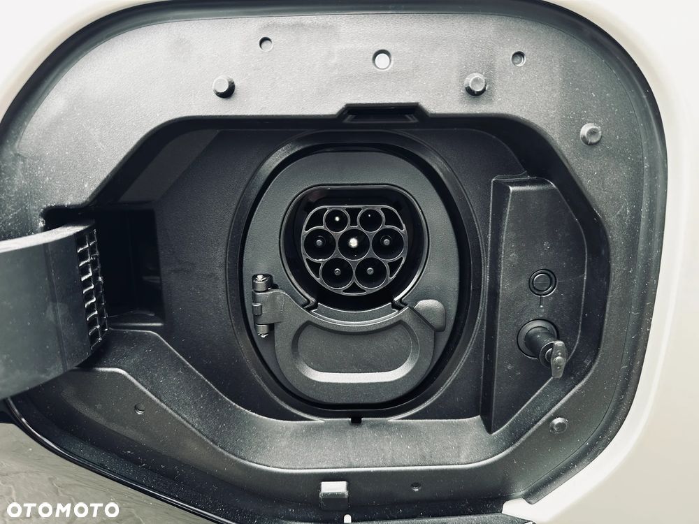 Toyota bZ4X 73.1kWh 4x4 Executive - 12