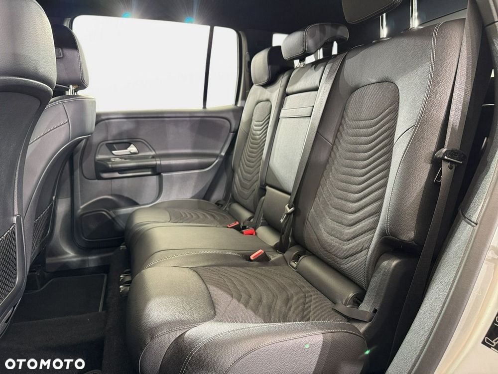 Mercedes-Benz GLB - 15