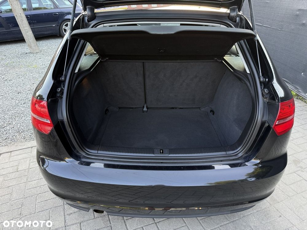 Audi A3 Sportback 1.6 Ambiente - 32
