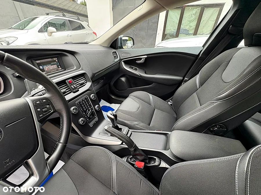 Volvo V40 D2 Drive-E Momentum - 14