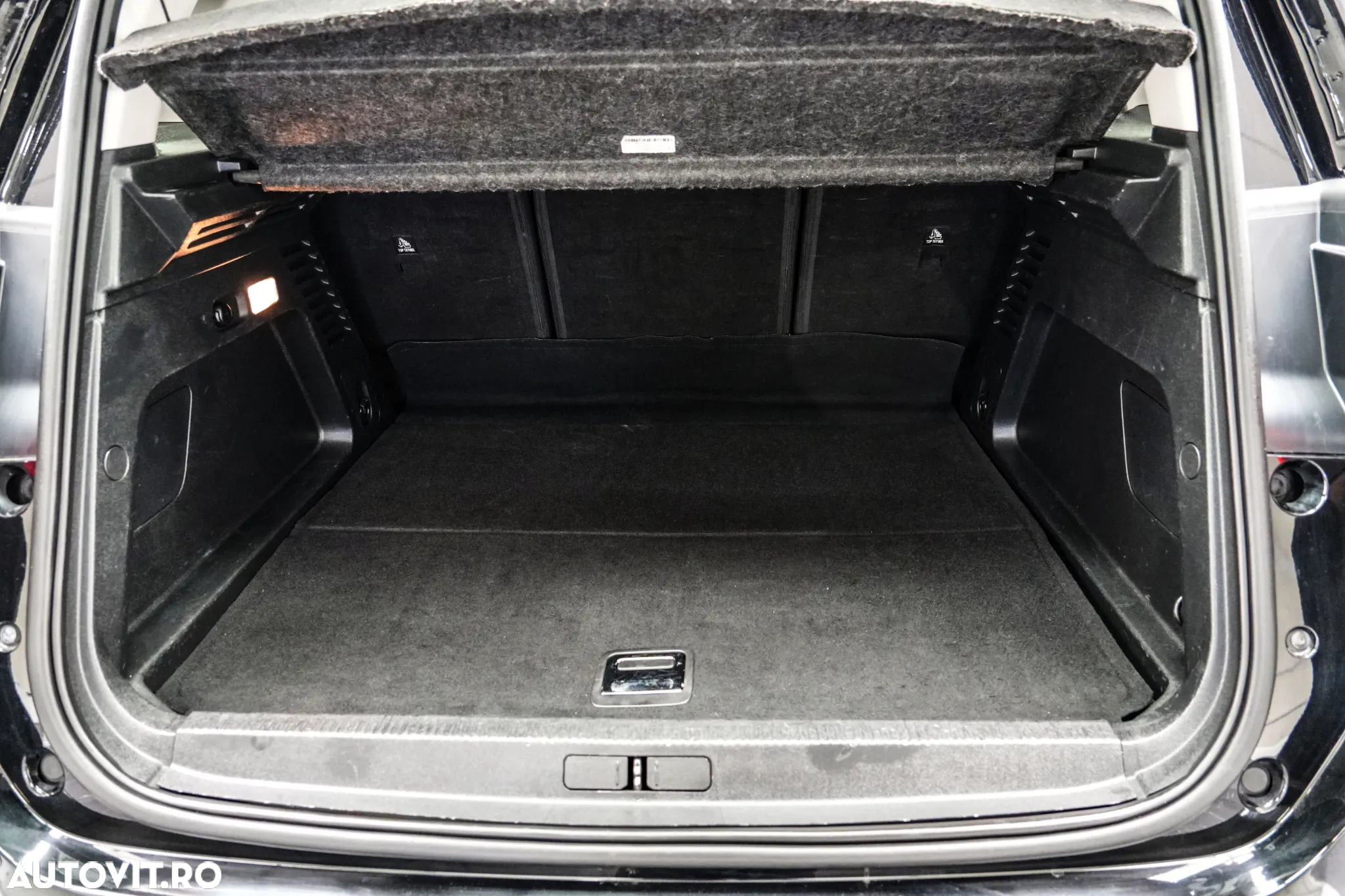 Citroën C5 Aircross 1.6 Hybrid FWD 225 EAT8 Shine - 32