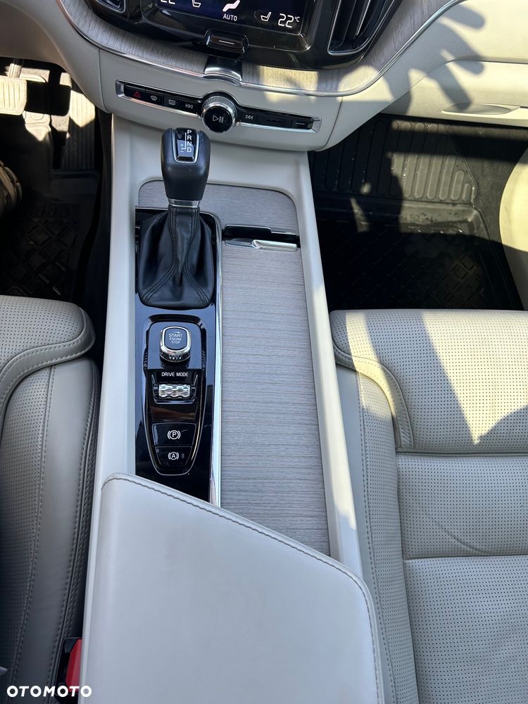 Volvo XC 60 D5 AWD Inscription - 24
