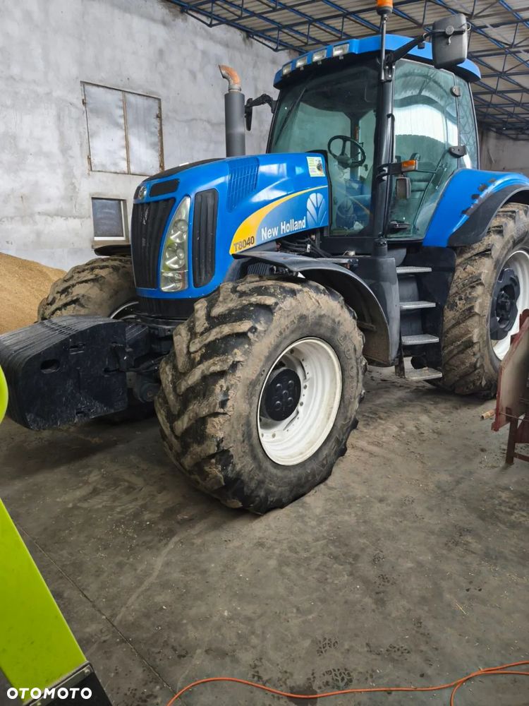 New Holland T8040 - 1