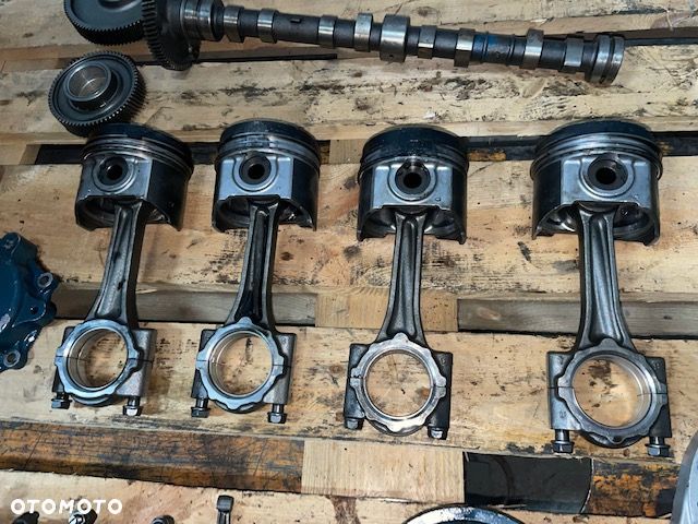 Kubota V3600-T korbowód tłok części - 3