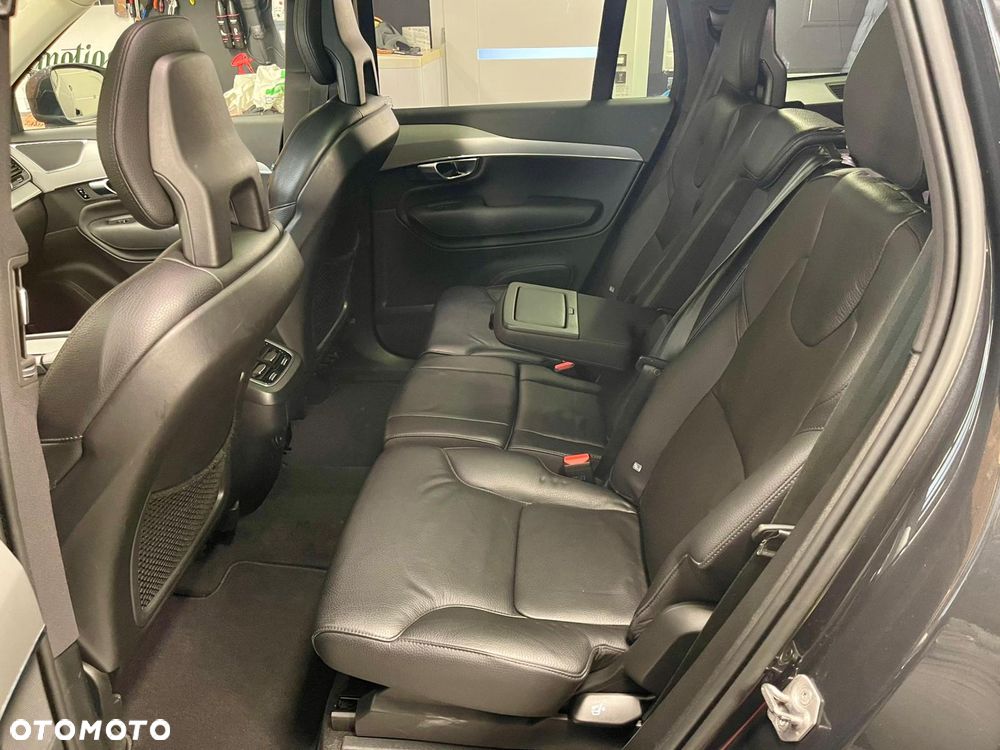 Volvo XC 90 D5 SCR AWD Momentum 7os - 28