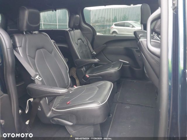 Chrysler Pacifica - 14